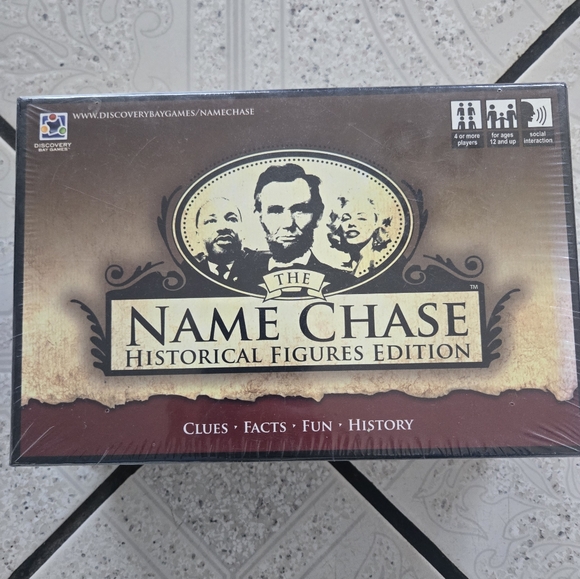 Name Chase Historical Figures Edition Board Game - Picture 1 of 3